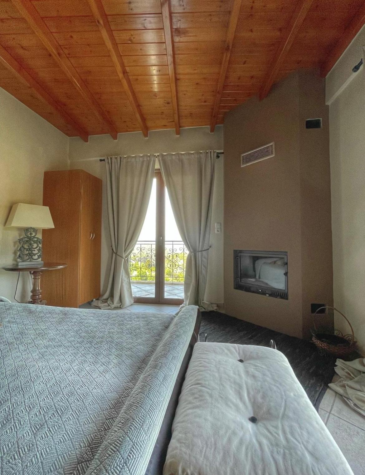 Xenonas Vasilikou Hotel Valtessiniko Luaran gambar